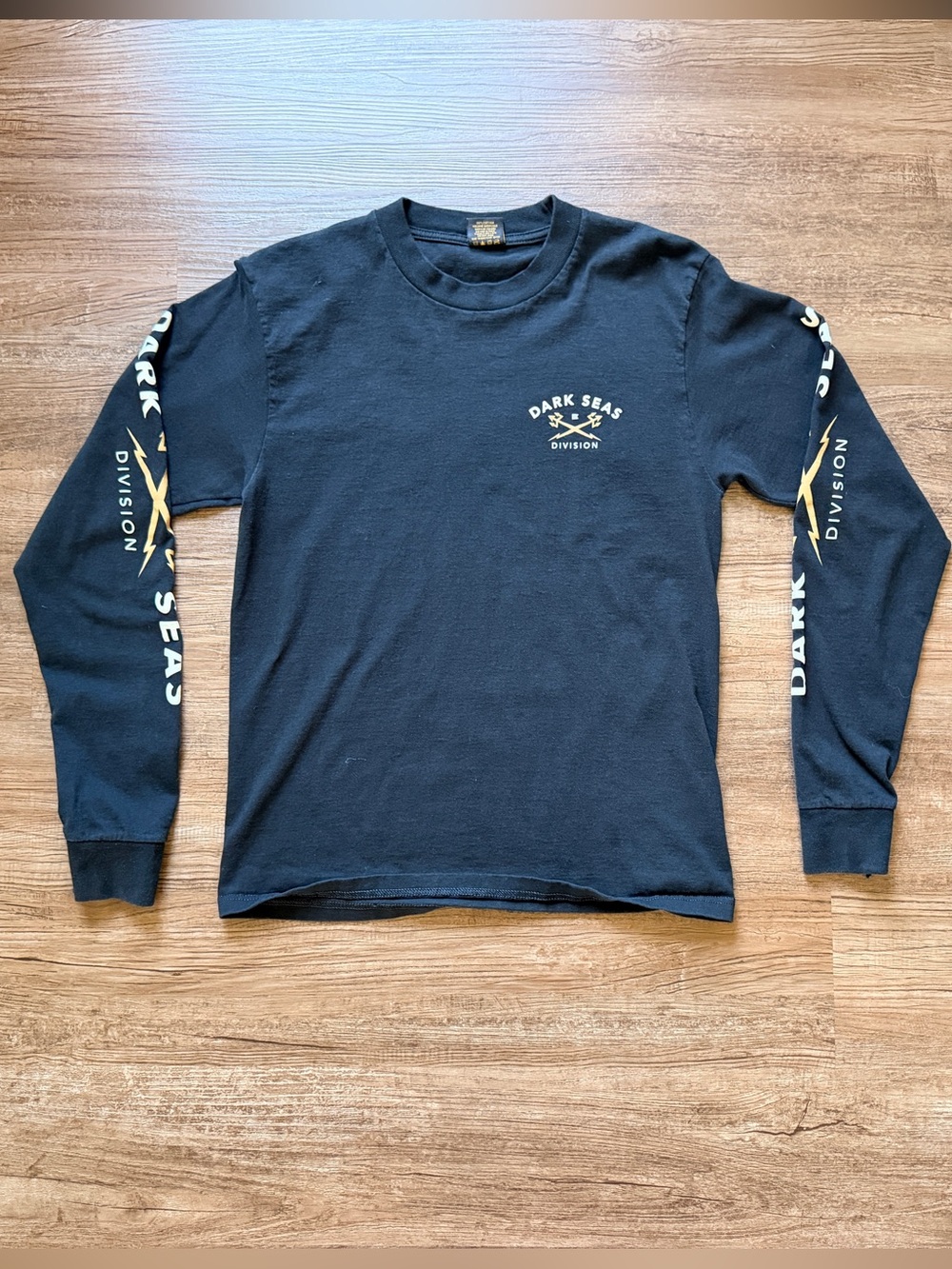 Dark Seas Division Men’s Black Long Sleeve Graphic Tee